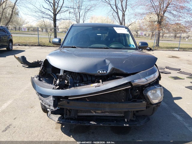 2020 Kia Soul Lx მანქანა იყიდება აუქციონზე, vin: KNDJ23AU7L7727309, აუქციონის ნომერი: 44834532
