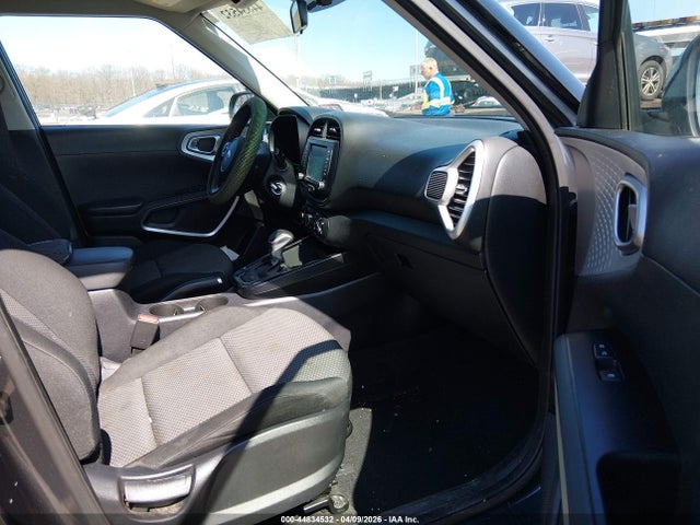 2020 Kia Soul Lx მანქანა იყიდება აუქციონზე, vin: KNDJ23AU7L7727309, აუქციონის ნომერი: 44834532