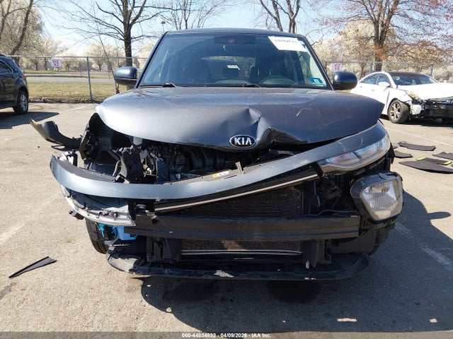 2020 Kia Soul Lx მანქანა იყიდება აუქციონზე, vin: KNDJ23AU7L7727309, აუქციონის ნომერი: 44834532