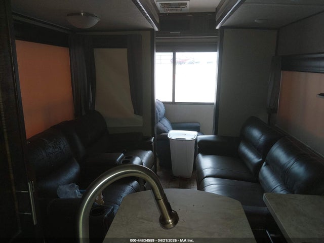 2018 Cherokee 30ft მანქანა იყიდება აუქციონზე, vin: 5ZT3CKUB7J2700517, აუქციონის ნომერი: 44834559