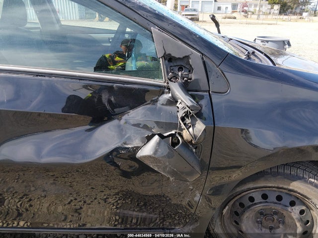 5YFBURHE9GP479441 Toyota COROLLA LE