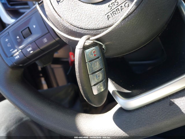 5N1BT3BA3NC682235 Nissan Rogue Sv Fwd