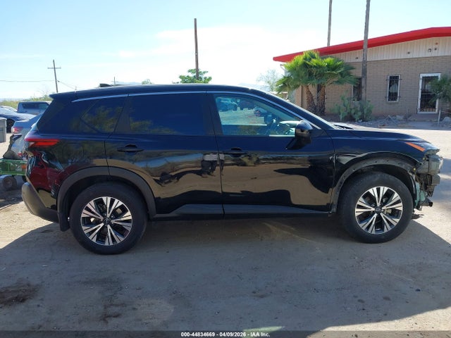 5N1BT3BA3NC682235 Nissan Rogue Sv Fwd