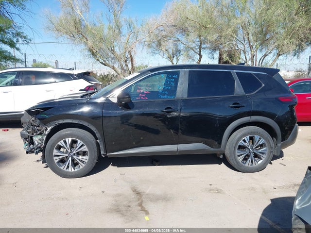 5N1BT3BA3NC682235 Nissan Rogue Sv Fwd