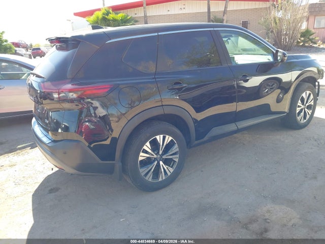 5N1BT3BA3NC682235 Nissan Rogue Sv Fwd