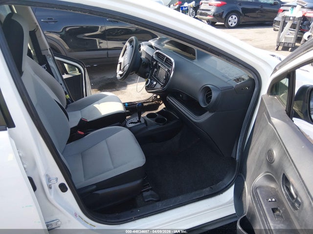 JTDKDTB38J1601254 Toyota Prius C One