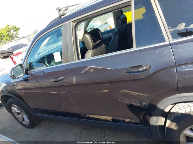 44834694 :رقم المزاد ، 1V2KR2CA2JC532878 vin ، 2018 Volkswagen Atlas 3.6l V6 Se مزاد بيع