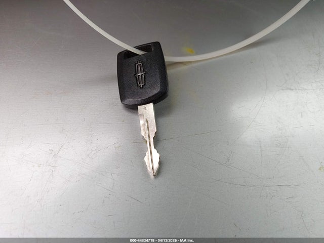 Продаж на аукціоні авто 2003 Lincoln Town Car Cartier, vin: 1LNHM83W53Y600813, номер лоту: 44834718