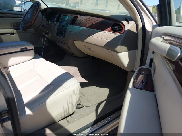 Продаж на аукціоні авто 2003 Lincoln Town Car Cartier, vin: 1LNHM83W53Y600813, номер лоту: 44834718