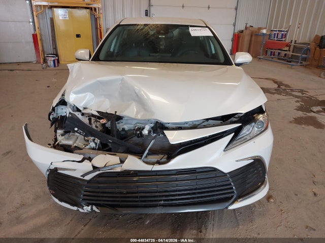 2022 Toyota Camry Xle Awd მანქანა იყიდება აუქციონზე, vin: 4T1F11BK7NU070389, აუქციონის ნომერი: 44834725