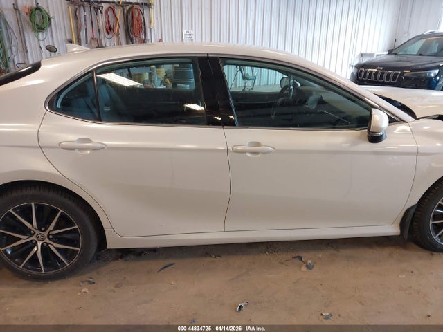 2022 Toyota Camry Xle Awd მანქანა იყიდება აუქციონზე, vin: 4T1F11BK7NU070389, აუქციონის ნომერი: 44834725