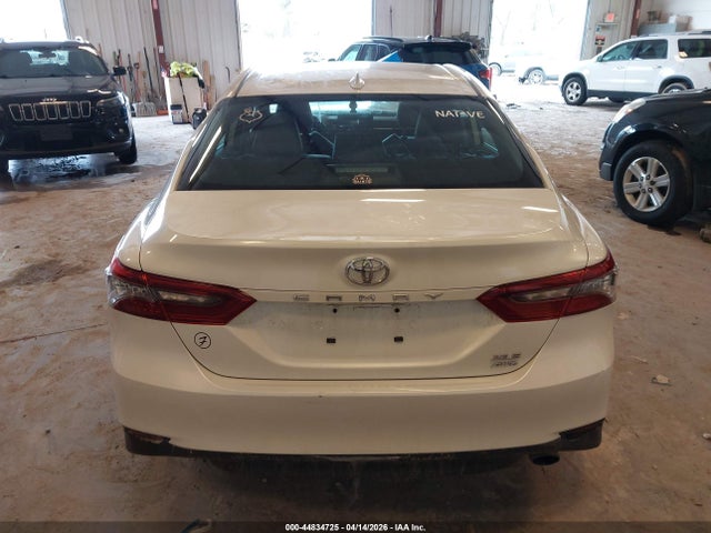 2022 Toyota Camry Xle Awd მანქანა იყიდება აუქციონზე, vin: 4T1F11BK7NU070389, აუქციონის ნომერი: 44834725