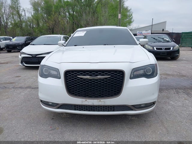 Продажа на аукционе авто 2016 Chrysler 300 300s Alloy Edition, vin: 2C3CCAGG1GH262021, номер лота: 44834755