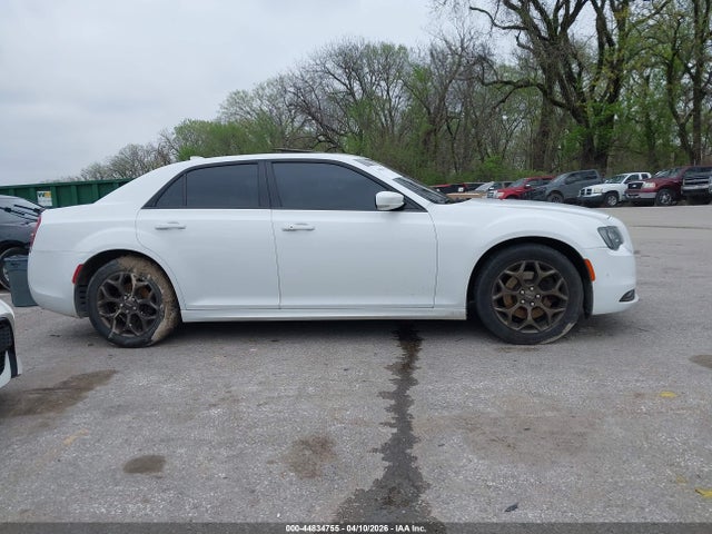 Продажа на аукционе авто 2016 Chrysler 300 300s Alloy Edition, vin: 2C3CCAGG1GH262021, номер лота: 44834755