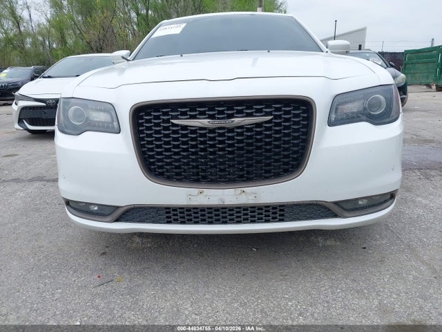 Продажа на аукционе авто 2016 Chrysler 300 300s Alloy Edition, vin: 2C3CCAGG1GH262021, номер лота: 44834755
