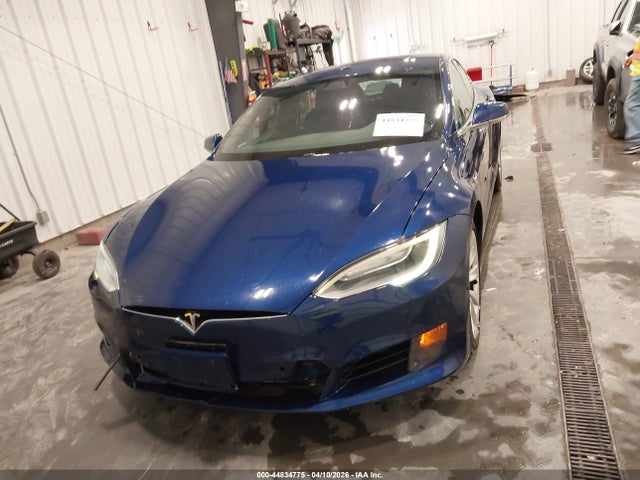 44834775 :رقم المزاد ، 5YJSA1E23HF179055 vin ، 2017 Tesla Model S 100d/60d/75d/90d/p100d مزاد بيع