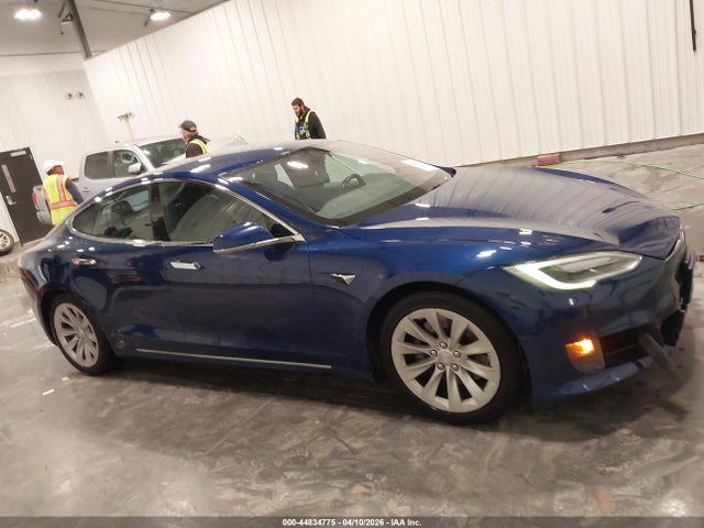 44834775 :رقم المزاد ، 5YJSA1E23HF179055 vin ، 2017 Tesla Model S 100d/60d/75d/90d/p100d مزاد بيع