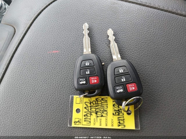 2T1BURHE9JC110473 Toyota COROLLA LE