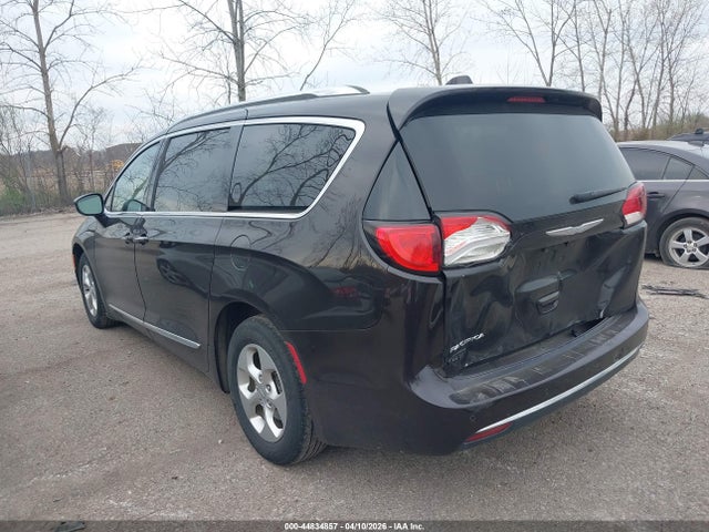 2017 Chrysler Pacifica Touring-l Plus მანქანა იყიდება აუქციონზე, vin: 2C4RC1EG5HR665245, აუქციონის ნომერი: 44834857