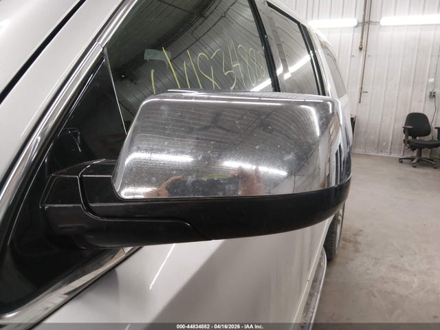 44834882 :رقم المزاد ، 1GNSKJKC8JR158025 vin ، 2018 Chevrolet Suburban Premier مزاد بيع