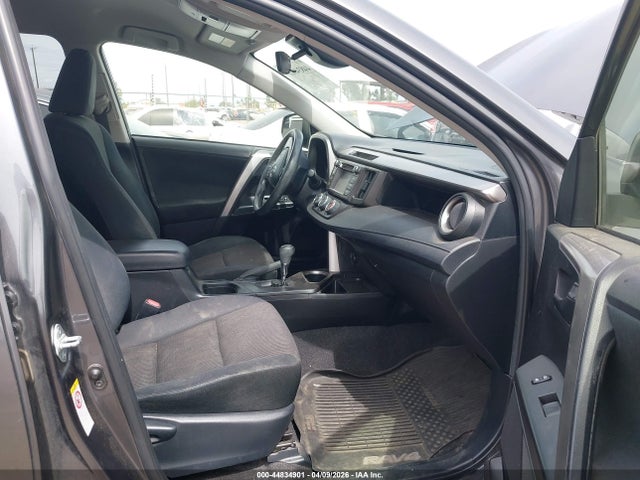 JTMZFREV1HJ141230 Toyota RAV4 LE
