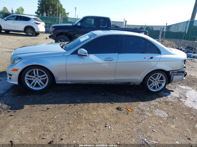 Aukcja sprzedaży 2012 Mercedes-benz C 300 Sport 4matic, vin: WDDGF8BBXCR200576, numer aukcji: 44834910
