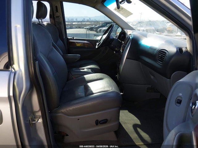 2005 CHRYSLER TOWN & COUNTRY 2C8GP64L35R283913 Photo 4