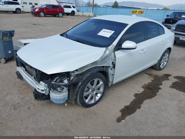 Aukcja sprzedaży 2016 Volvo S60 T5 Drive-e, vin: YV126MFJ8G2406311, numer aukcji: 44835070