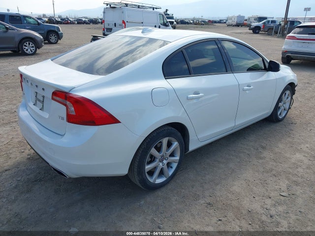 Aukcja sprzedaży 2016 Volvo S60 T5 Drive-e, vin: YV126MFJ8G2406311, numer aukcji: 44835070
