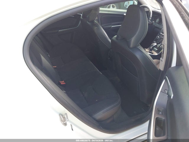 Aukcja sprzedaży 2016 Volvo S60 T5 Drive-e, vin: YV126MFJ8G2406311, numer aukcji: 44835070