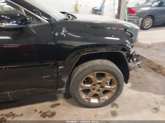 Продажа на аукционе авто 2024 Toyota Rav4 Hybrid Woodland Edition, vin: 2T3UWRFV8RW229915, номер лота: 44835071