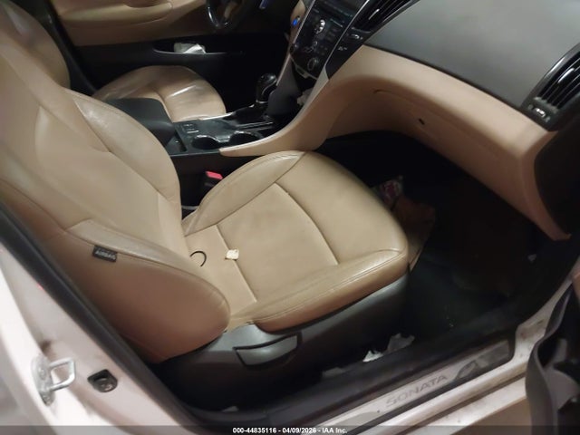 2011 HYUNDAI SONATA 5NPEC4ABXBH216660 Photo 4