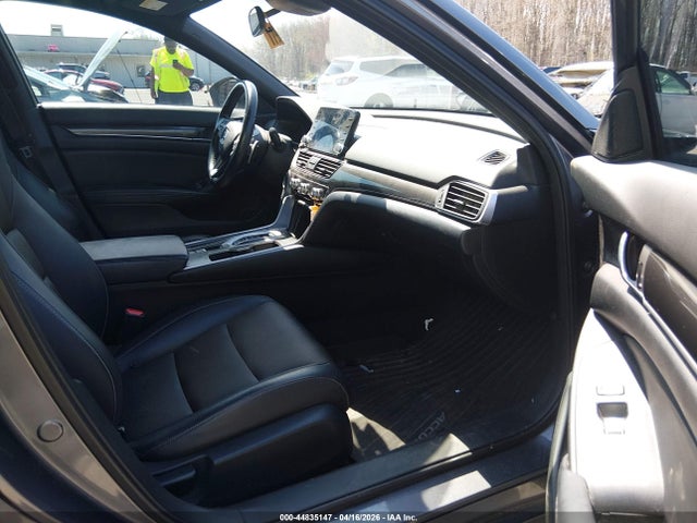 44835147 :رقم المزاد ، 1HGCV2F37JA008136 vin ، 2018 Honda Accord Sport 2.0t مزاد بيع