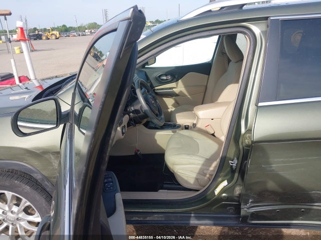 44835155 :رقم المزاد ، 1C4PJLCB9KD206083 vin ، 2019 Jeep Cherokee Latitude Fwd مزاد بيع
