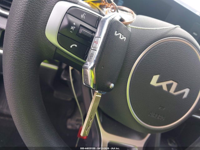 Продажа на аукционе авто 2023 Kia Sportage Lx, vin: KNDPUCAF8P7062996, номер лота: 44835189