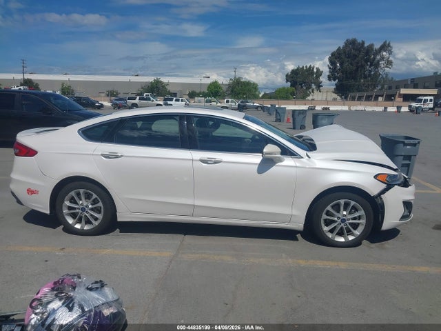 3FA6P0SU8KR115301 Ford Fusion Energi Titanium