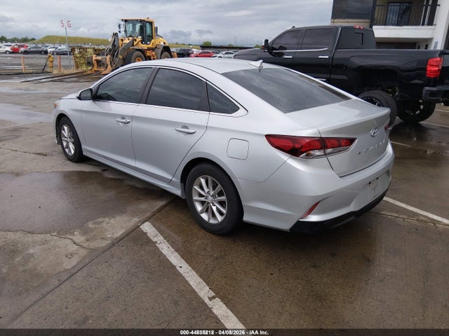 2019 HYUNDAI SONATA 5NPE24AA9KH775076 Photo 2