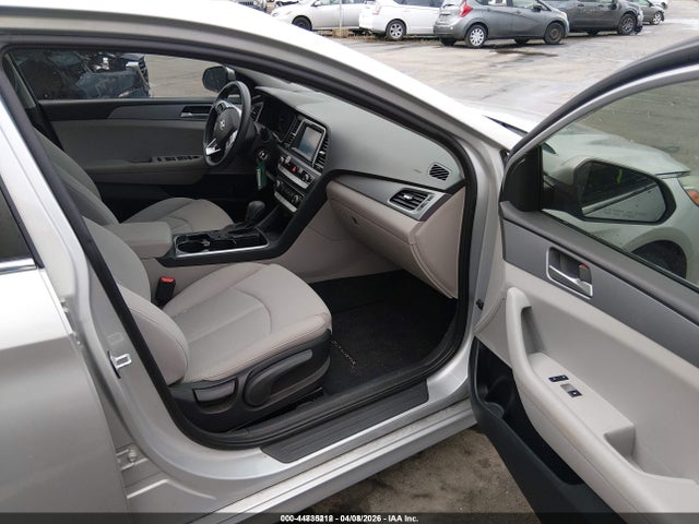 2019 HYUNDAI SONATA 5NPE24AA9KH775076 Photo 4