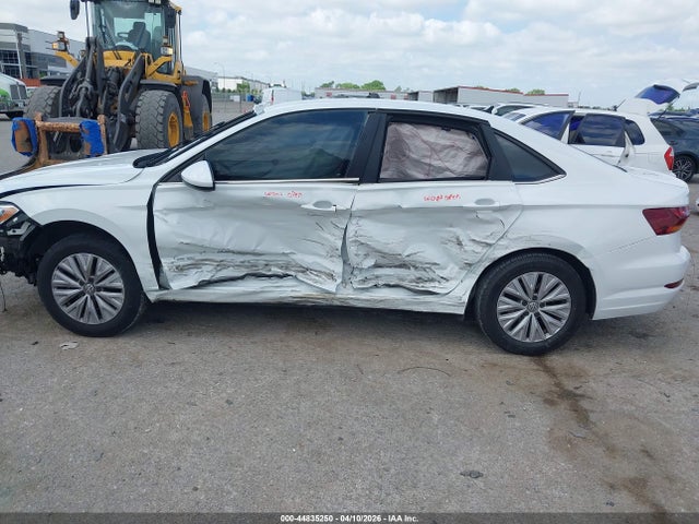 2019 Volkswagen Jetta 1.4t R-line/1.4t S/1.4t Se მანქანა იყიდება აუქციონზე, vin: 3VWCB7BU8KM195536, აუქციონის ნომერი: 44835250