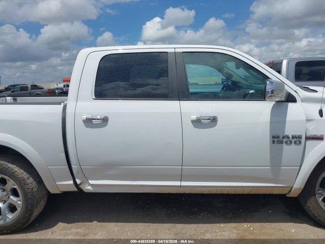1C6RR7NT4JS158735 RAM 1500 Laramie 4x4 5&#039;7 Box