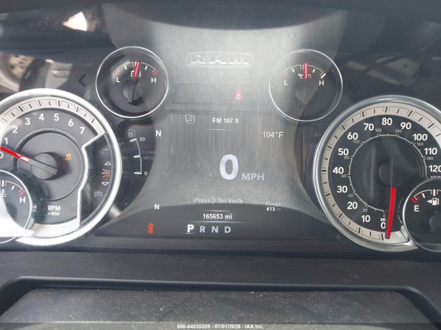 1C6RR7NT4JS158735 RAM 1500 Laramie 4x4 5&#039;7 Box
