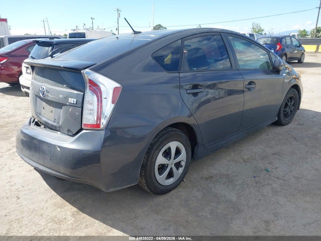 Toyota Prius Three 2015 JTDKN3DU2F1926105 Image 4