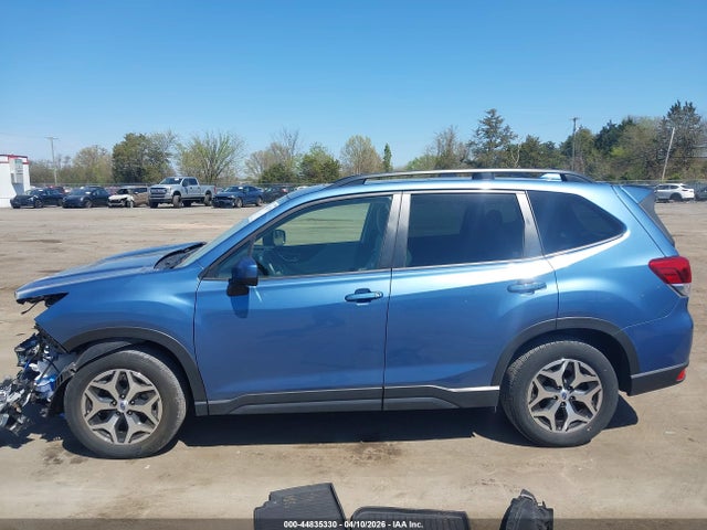 44835330 :رقم المزاد ، JF2SKAFCXMH564421 vin ، 2021 Subaru Forester Premium مزاد بيع