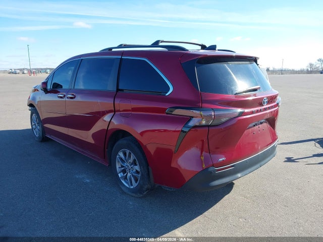 2024 TOYOTA SIENNA 5TDJSKFC8RS145180 Photo 2