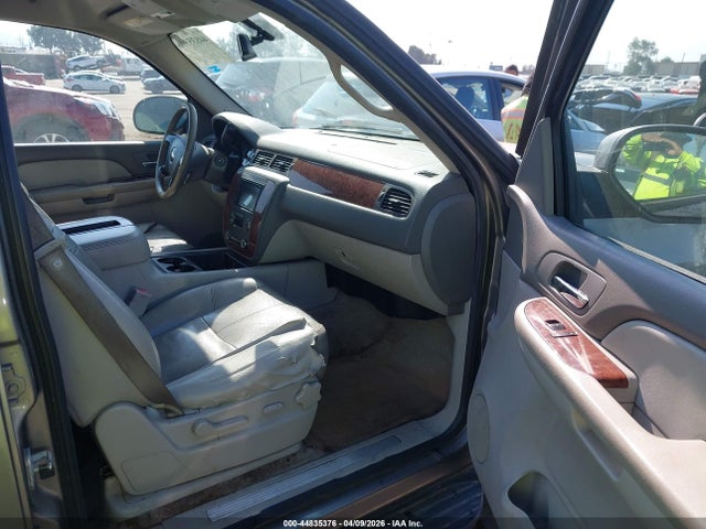 2008 CHEVROLET SUBURBAN 1500 1GNFK16378R132943 Photo 4