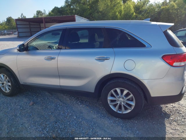 5XYPGDA32GG112717 KIA Sorento 2.4l Lx