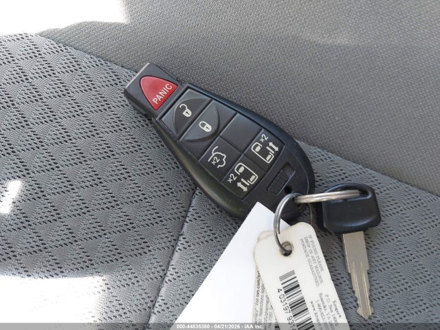44835380 :رقم المزاد ، 2A4RR5D16AR212626 vin ، 2010 Chrysler Town & Country Touring مزاد بيع