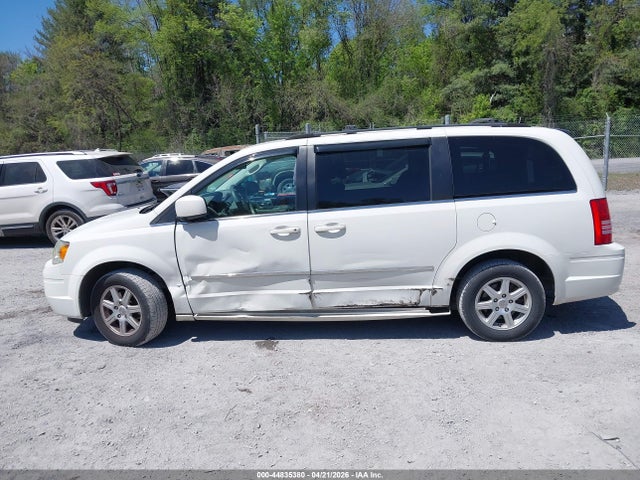 44835380 :رقم المزاد ، 2A4RR5D16AR212626 vin ، 2010 Chrysler Town & Country Touring مزاد بيع
