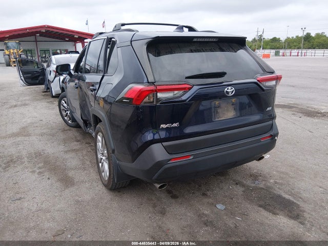 Toyota Rav4 Xle Premium 2019 JTMC1RFVXKD016901 Image 3