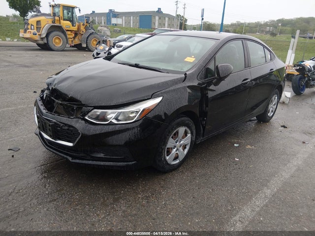 44835500 :رقم المزاد ، 1G1BC5SM6J7226851 vin ، 2018 Chevrolet Cruze Ls Auto مزاد بيع